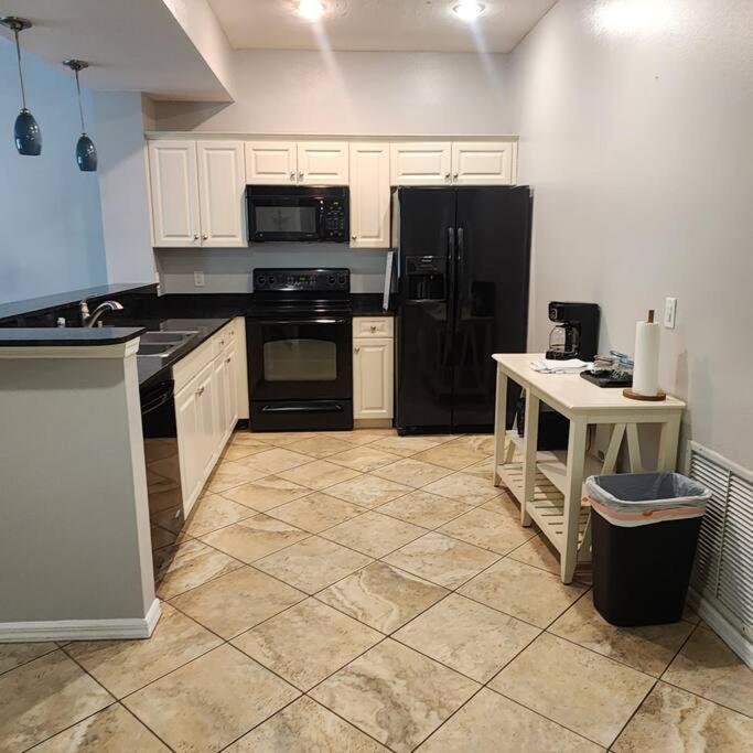 1 Bedroom , 1 Bath With Kitchen At Img Брейдентон Екстер'єр фото